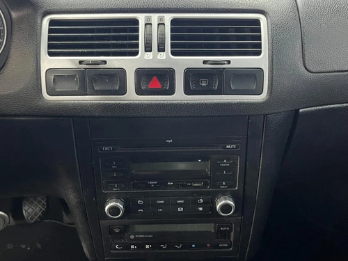 Volkswagen Bora 2.0 MPI TRENDLINE L07 2010