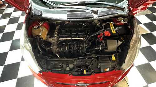 Ford Fiesta Kinetic 1.6 Titanium 120cv 2013