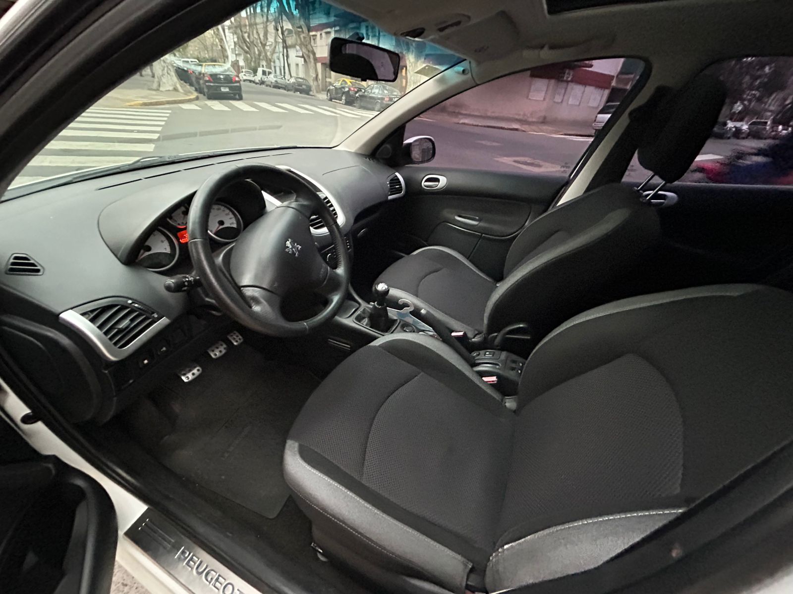 Peugeot 207 XT Feline 1.6 FELINE 2013