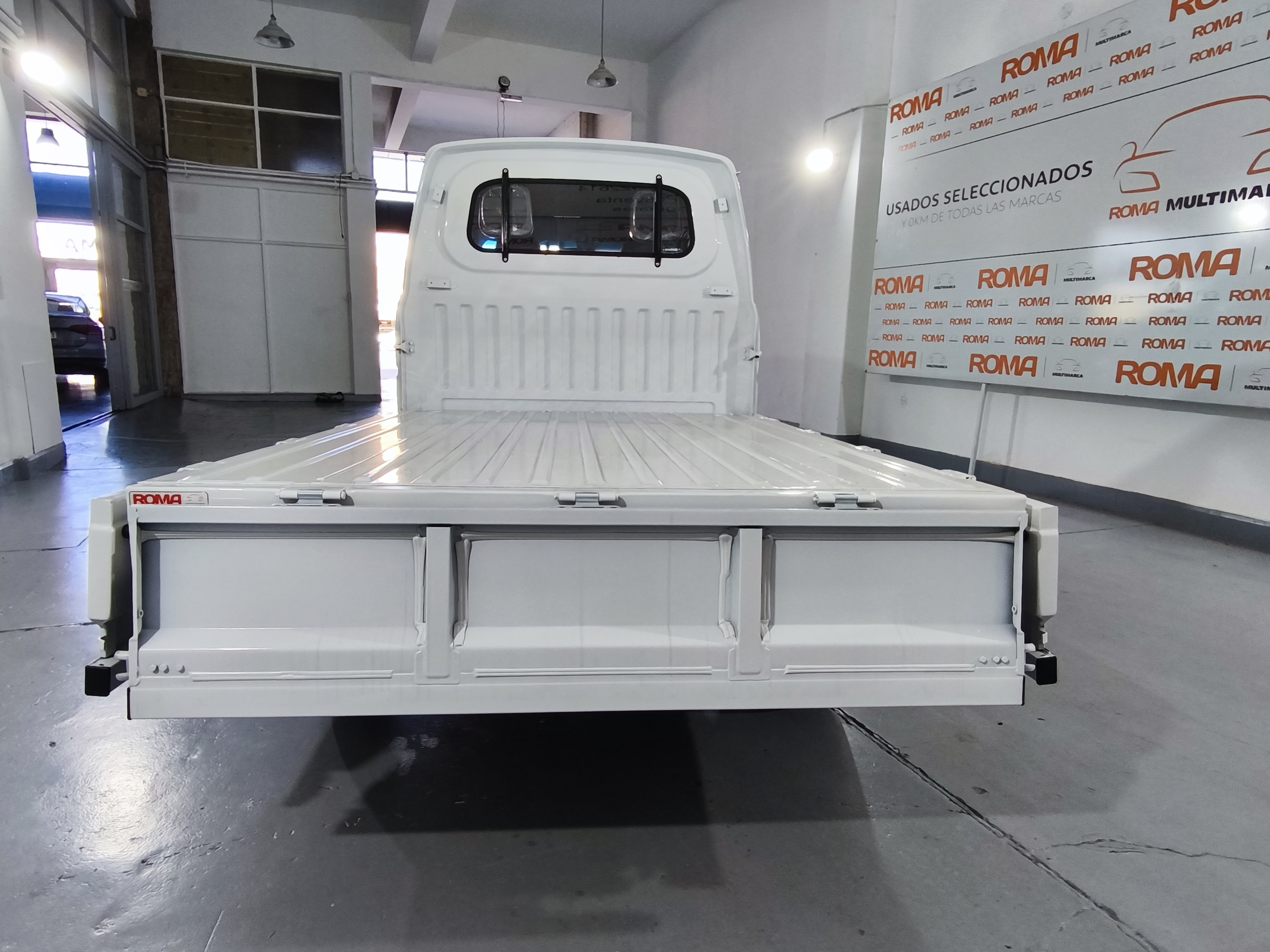 C32 MINI TRUCK CABINA DOBLE 2025