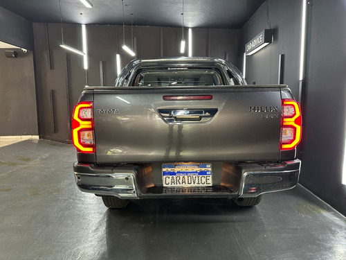 Toyota Hilux 2.8 TDI 4X4 DC SRX AT6 L21 2021