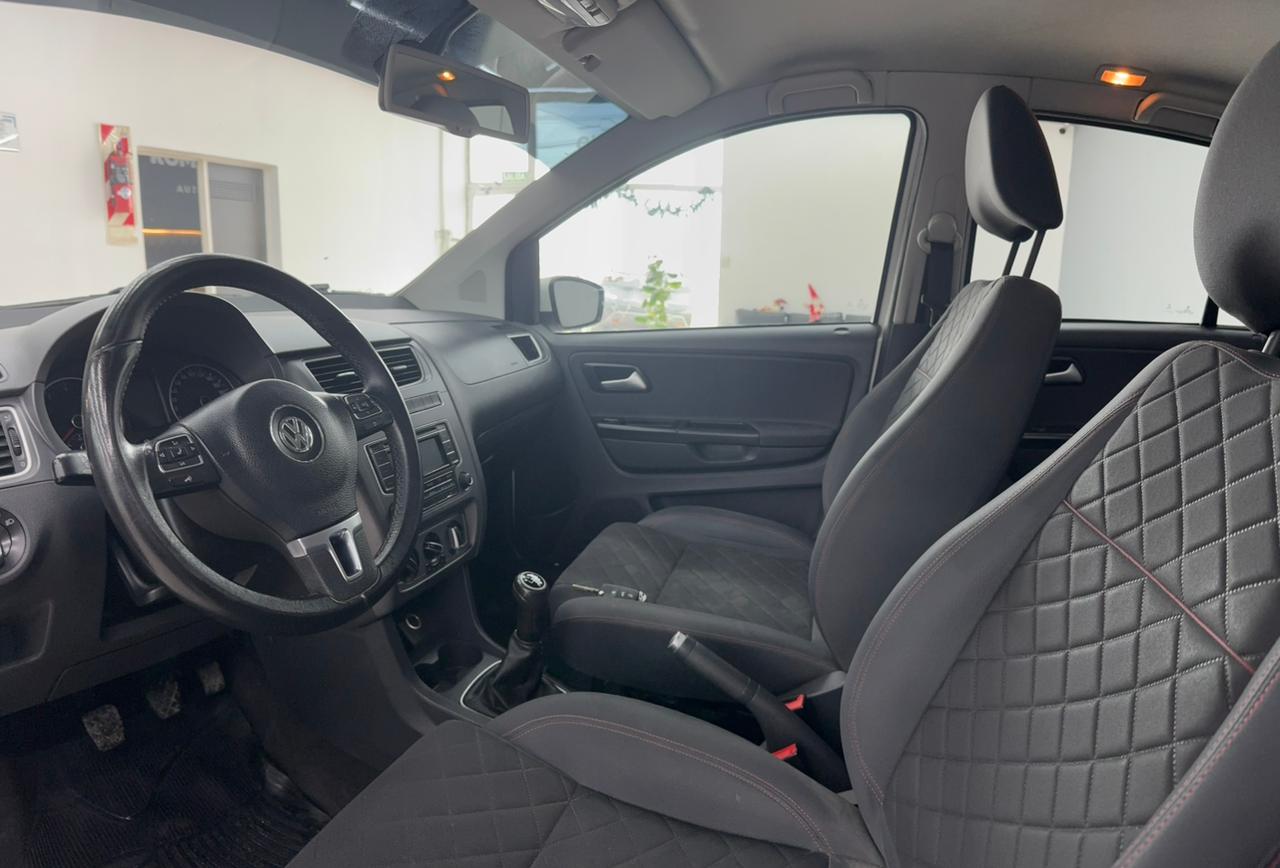 Volkswagen Suran HIGLINE 1,6 MT 2014