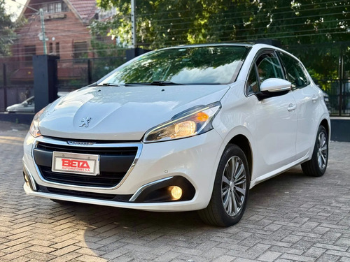 Peugeot 208 1.6 FELINE L16 2018