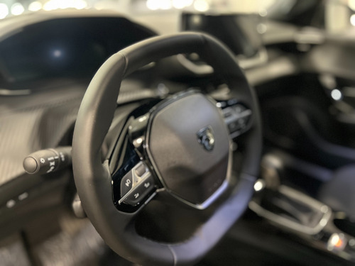 Peugeot 2008 1.0T Allure 2025