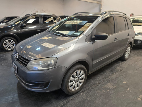Volkswagen Suran 1.6 Comfortline 101cv 2014