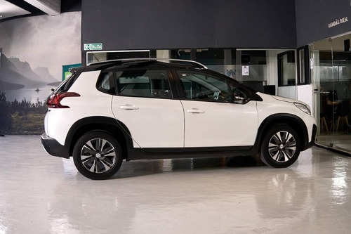 Peugeot 2008 1.6 Crossway 2023
