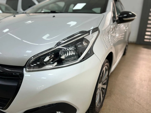 Peugeot 208 1.6 In Concert 2020