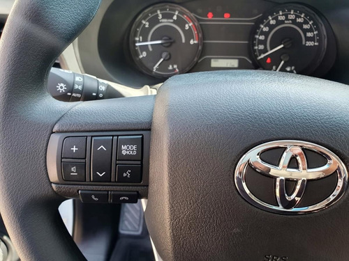 Toyota Hilux 2.8 Cd Srv 177cv 4x2 At 2025