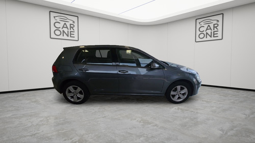 Volkswagen Golf 1.6 VII FSI TRENDLINE L15 2017