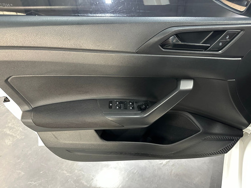 Volkswagen Polo 1.6 MSI TRENDLINE 5P L18 2021