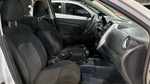 Nissan Versa 1.6 Advance Mt 2015