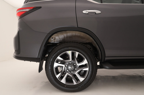 Toyota SW4 2.8 Srx 204Cv 4X4 7As At 2025