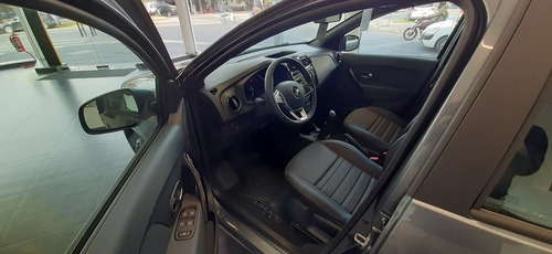 Renault Logan 1.6 16v Intense 2025