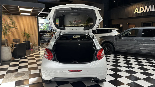 Peugeot 208 1.6 Feline 2018