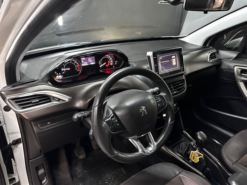 Peugeot 2008 1.6 FELINE L16 2018