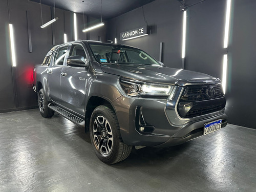 Toyota Hilux 2.8 TDI 4X4 DC SRX AT6 L21 2021