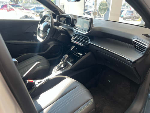 Peugeot 208 1.0T Gt 2025