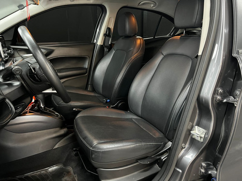 Fiat Cronos 1.8 PRECISION AT L21 2021