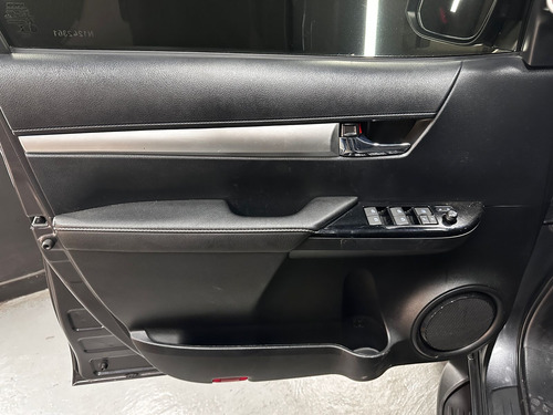 Toyota Hilux 2.8 TDI 4X2 DC SRX AT6 L21 2022