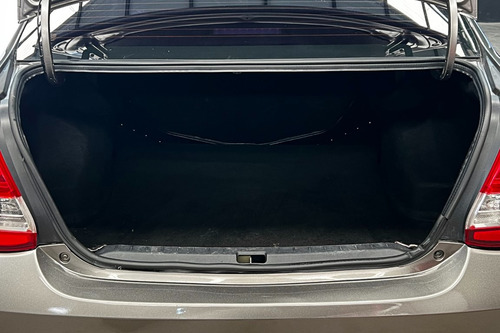 Toyota Etios 1.6 Sedan XLS 2018