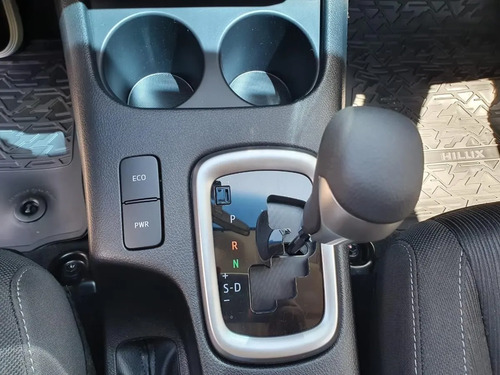 Toyota Hilux Pick-Up 2.4 Cd Sr 150Cv 4X2 At 2026