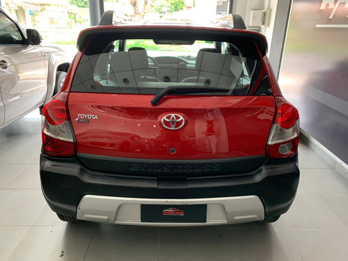 Toyota Etios 1.5 Cross 2015