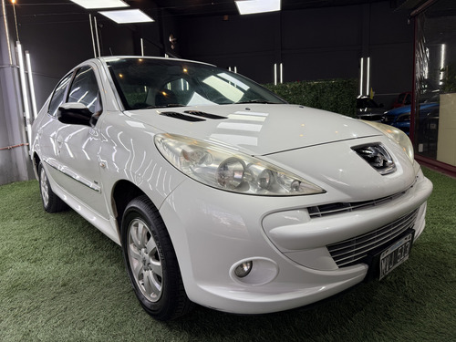 Peugeot 207 1.4 Sedan Allure Hdi 70cv 2013