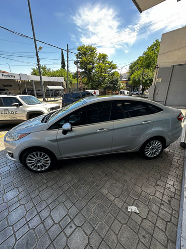 Ford Fiesta Kinetic 1.6 Sedan Titanium Powershift 120cv 2018