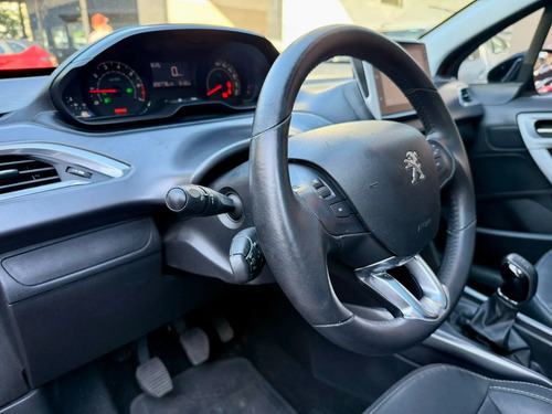 Peugeot 2008 1.6 FELINE L22 2023