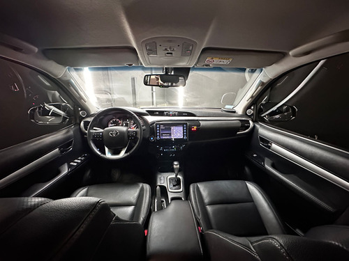 Toyota Hilux 2.8 TDI 4X2 DC SRX AT6 L21 2022