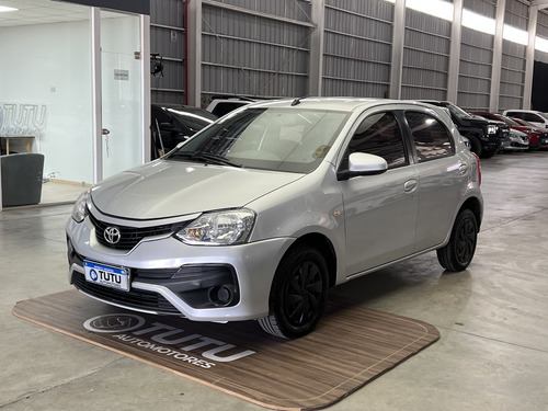 Toyota Etios 1.5 Sedan Xs 2018