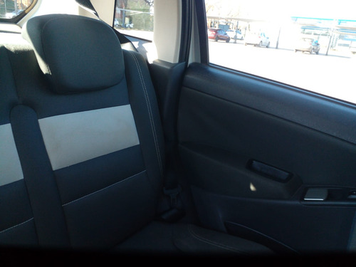 Fiat Idea ATTRACTIVE 1.4 8V 2012