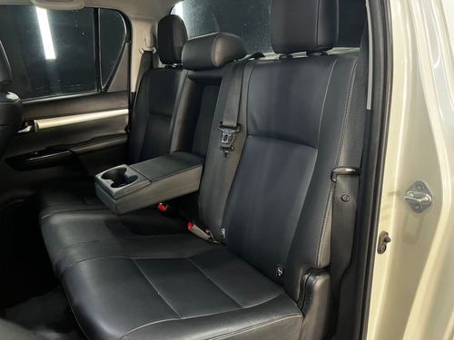 Toyota Hilux 2.8 TDI 4X4 DC SRX L16 2016