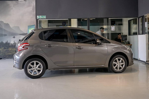 Peugeot 208 1.6 Allure Touchscreen 2015