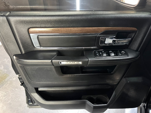 RAM 1500 5.7 DC 4X4 LARAMIE AT L13 2015