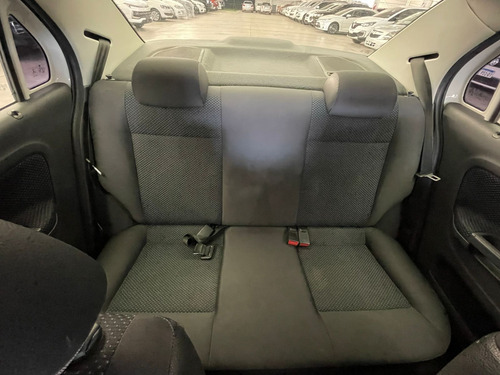 Volkswagen Voyage 1.6 Trenline 101cv 2016