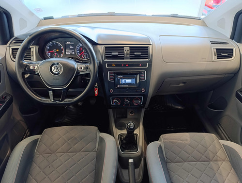 Volkswagen Suran 1.6 Imotion Highline 2015