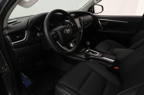 Toyota SW4 2.8 Srx 204Cv 4X4 7As At 2025