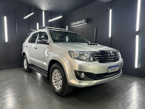 Toyota SW4 TDI SRV CUERO AT L12 2014