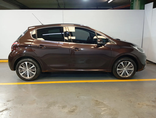 Peugeot 208 1.6 5 P Feline 2018