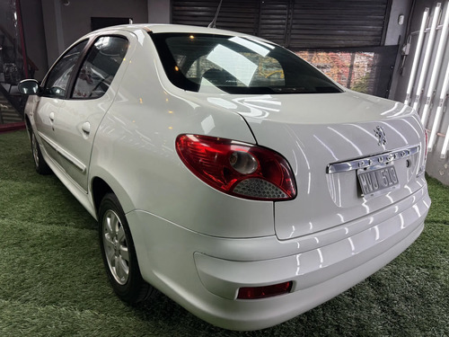 Peugeot 207 1.4 Sedan Allure Hdi 70cv 2013