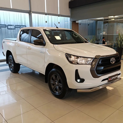 Toyota Hilux Pick-Up 2.8 Cd Sr 204Cv 4X4 At 2023