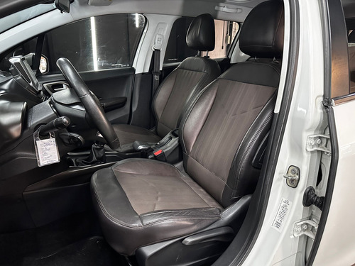 Peugeot 2008 1.6 FELINE L16 2018