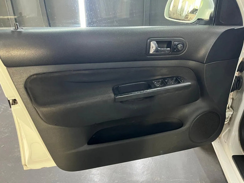 Volkswagen Bora 2.0 MPI TRENDLINE L07 2010