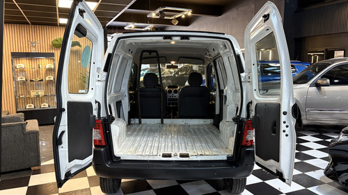 Peugeot Partner 1.6 Furgon Confort 2023