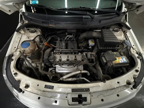 Volkswagen Gol 1.6 TREND 5P L12 2012