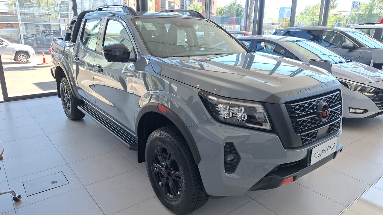 Nissan FRONTIER PRO 4X 4X4 AT FRONTIER PRO 4X 4X4 AT 2025