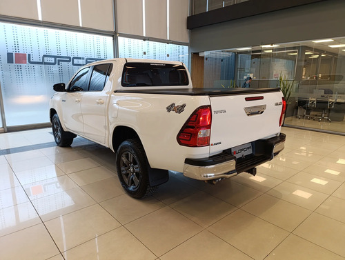 Toyota Hilux Pick-Up 2.8 Cd Sr 204Cv 4X4 At 2023