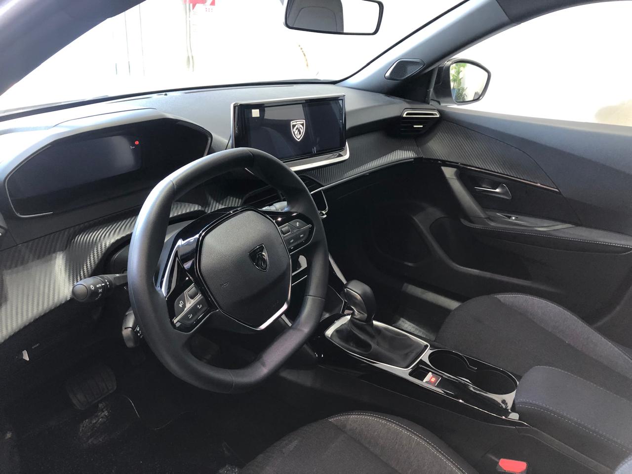 Peugeot 2008 active T200 2025