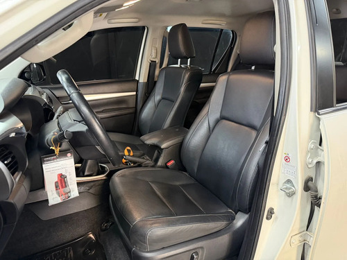 Toyota Hilux 2.8 TDI 4X4 DC SRX L16 2016